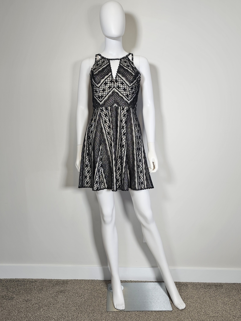Free People Miss Connections Black Lace Nude Lined Mini Fit & Flare Dress Sz 6